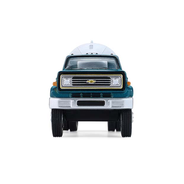 S.D.卡车模型系列20 - 1982款雪佛兰C-60丙烷运输车（白绿双色涂装）完整套装