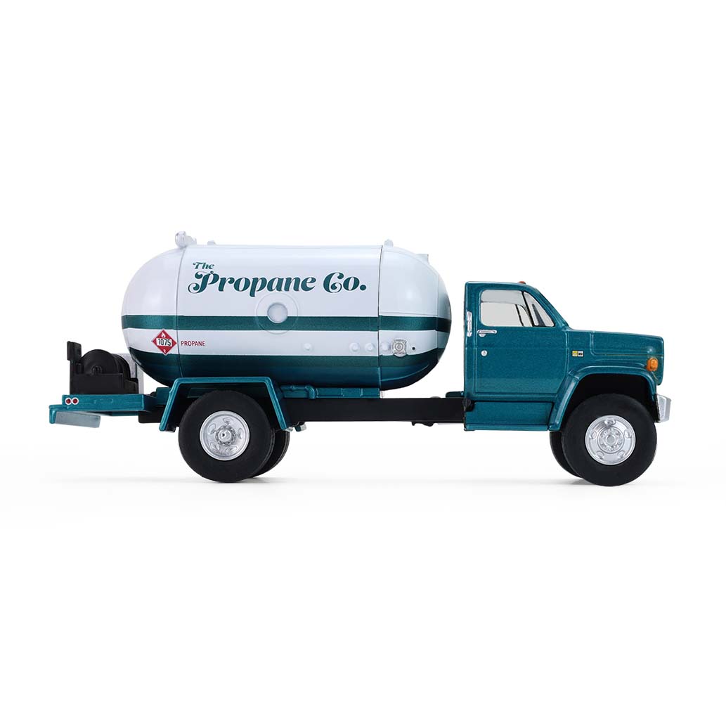 S.D.卡车模型系列20 - 1982款雪佛兰C-60丙烷运输车（白绿双色涂装）完整套装