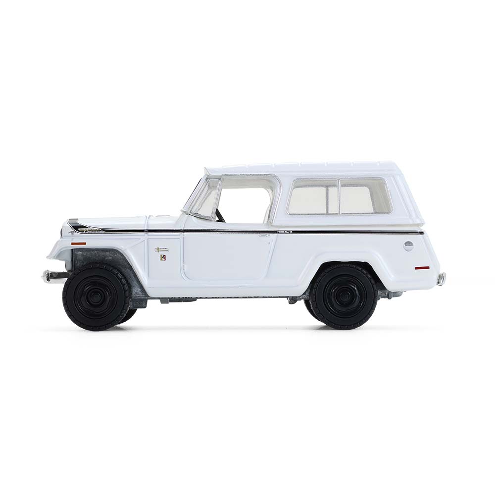 Jeepster Commando - 纯白