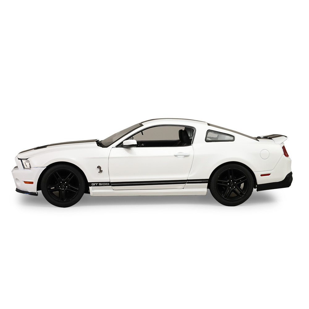Shelby GT500 - 性能白配黑色条纹