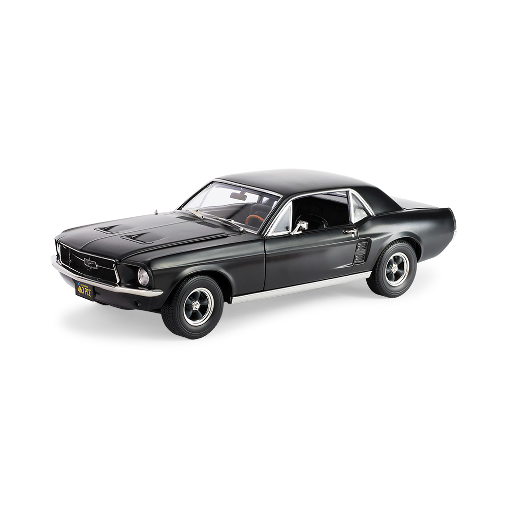 奎迪 (2015) - 阿多尼斯·奎迪的野马双门轿跑（哑光黑）