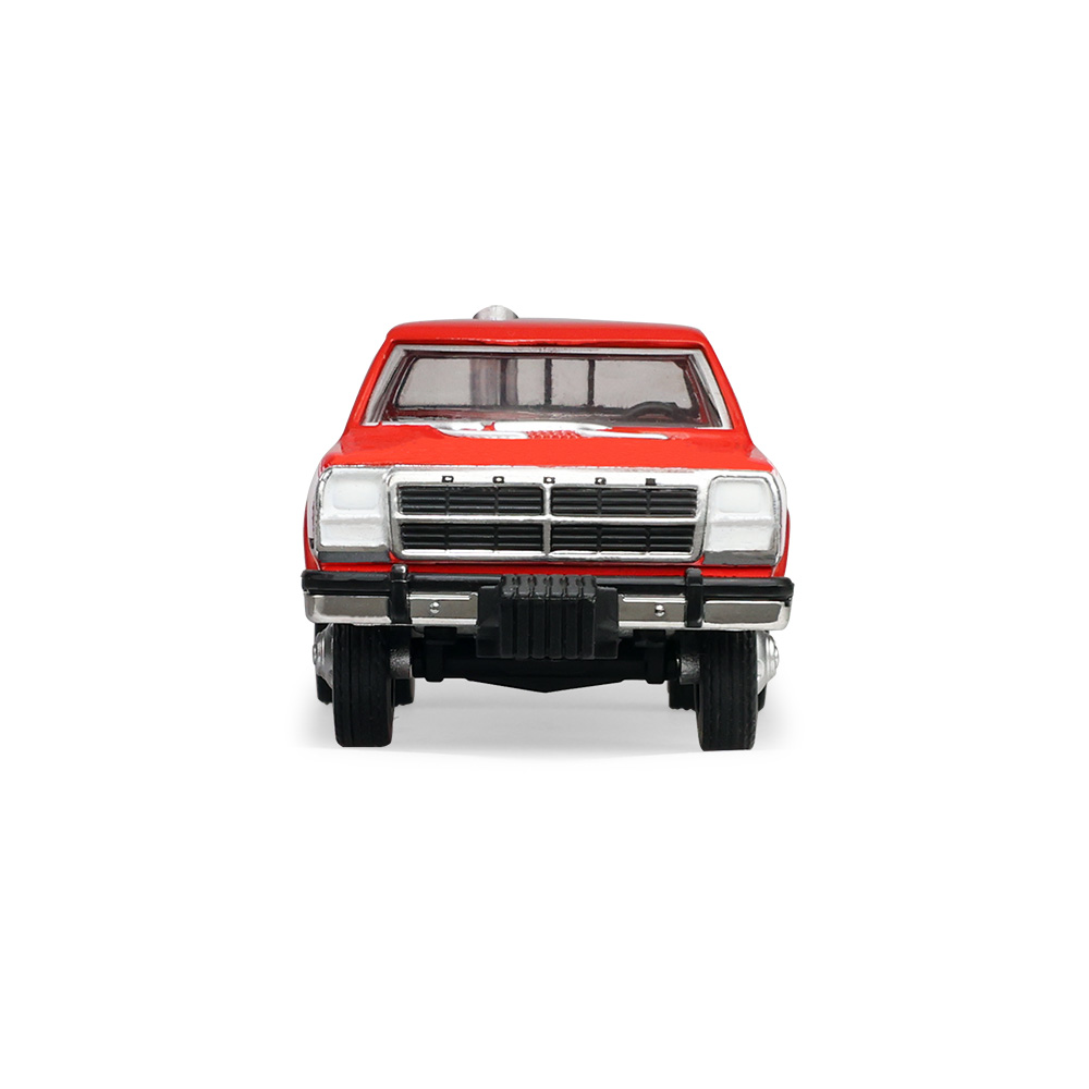 Ram D350双后轮版 - 红白配色配备排气系统与保险杠配重块