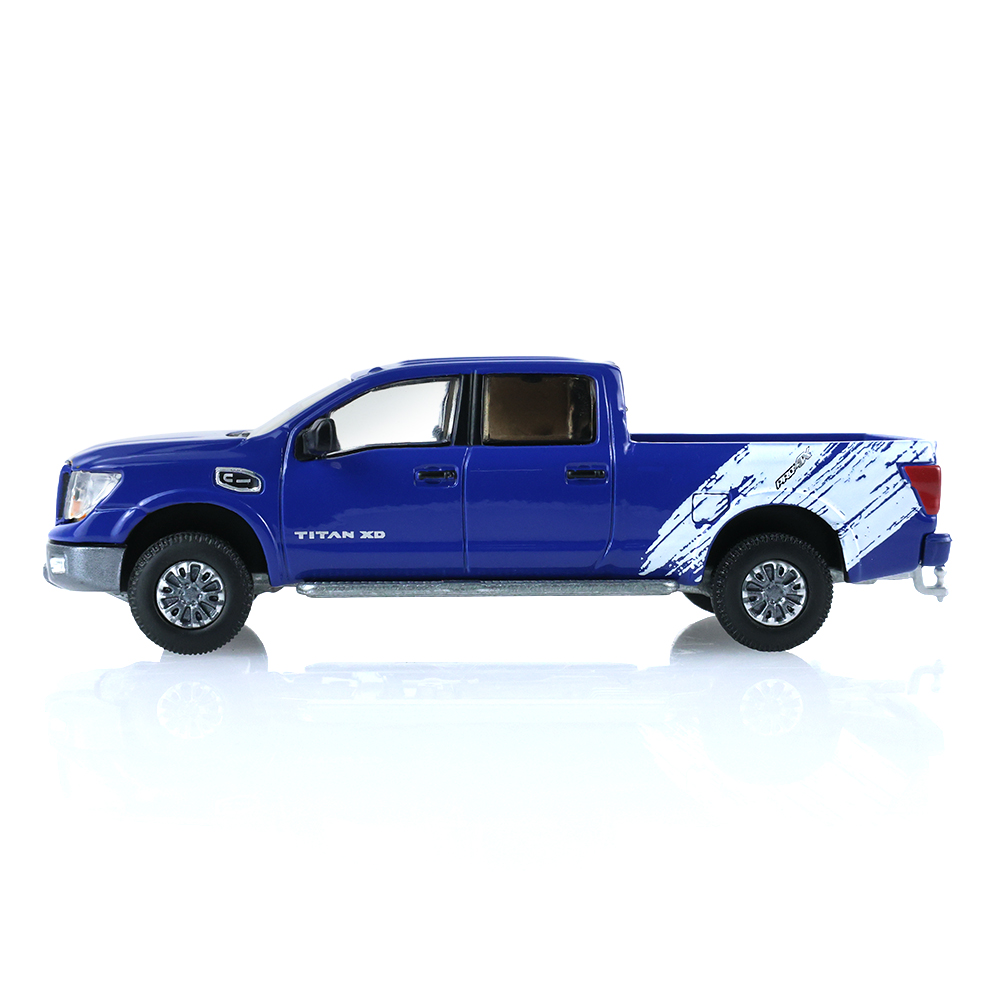 2018款日产 Titan  XD Pro-4X - 定制深蓝珍珠色，带牲畜拖车