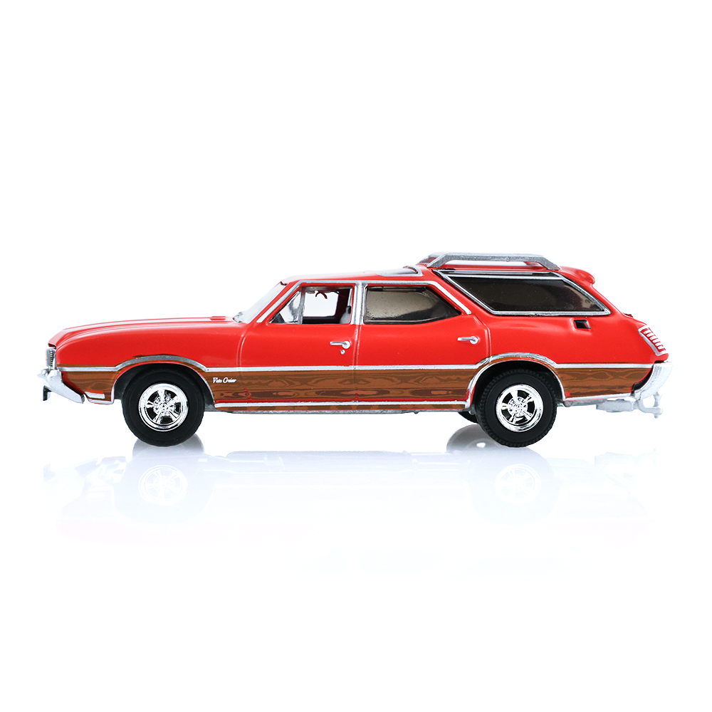 1970 年奥兹莫比尔 Vista Cruiser  拉力红，带独木舟拖车  含独木舟架、独木舟和皮划艇