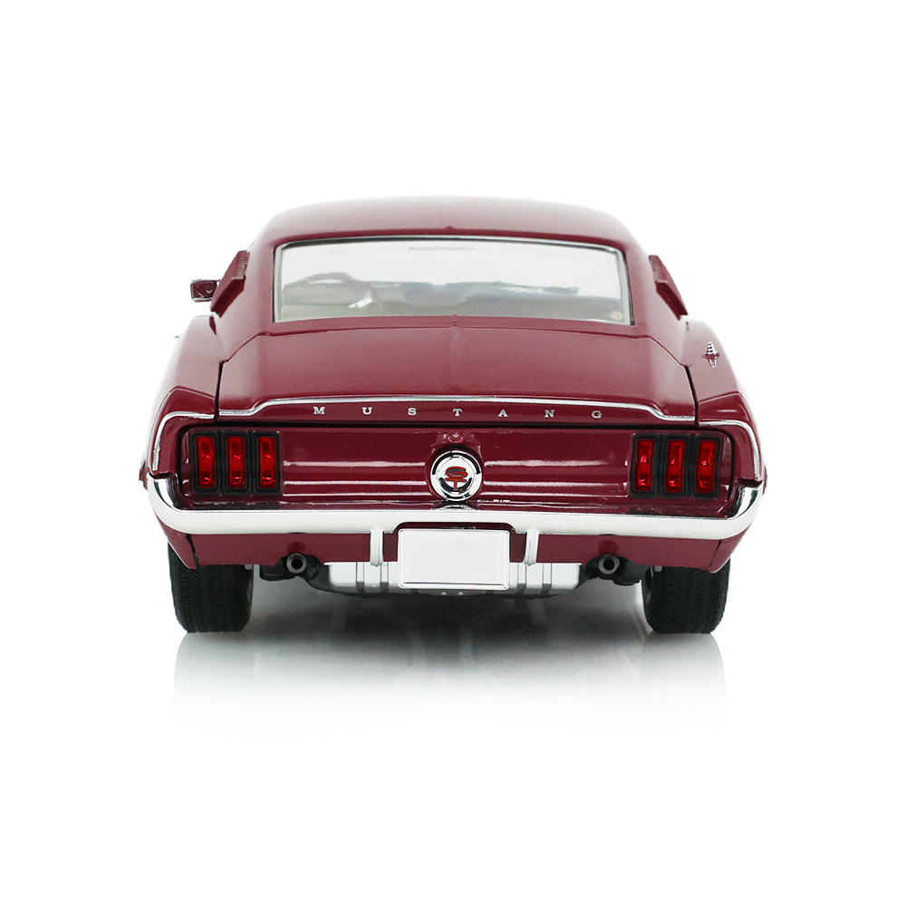 野马GT Fastback - 皇家栗色配金色GT条纹