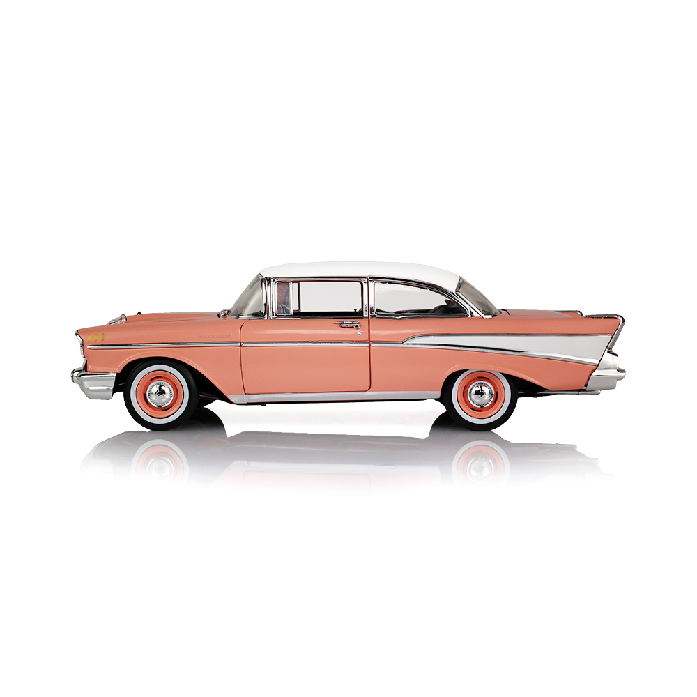 1957款雪佛兰150轿车 – 峡谷珊瑚红 / 土坯米色