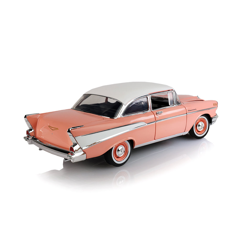 1957款雪佛兰150轿车 – 峡谷珊瑚红 / 土坯米色