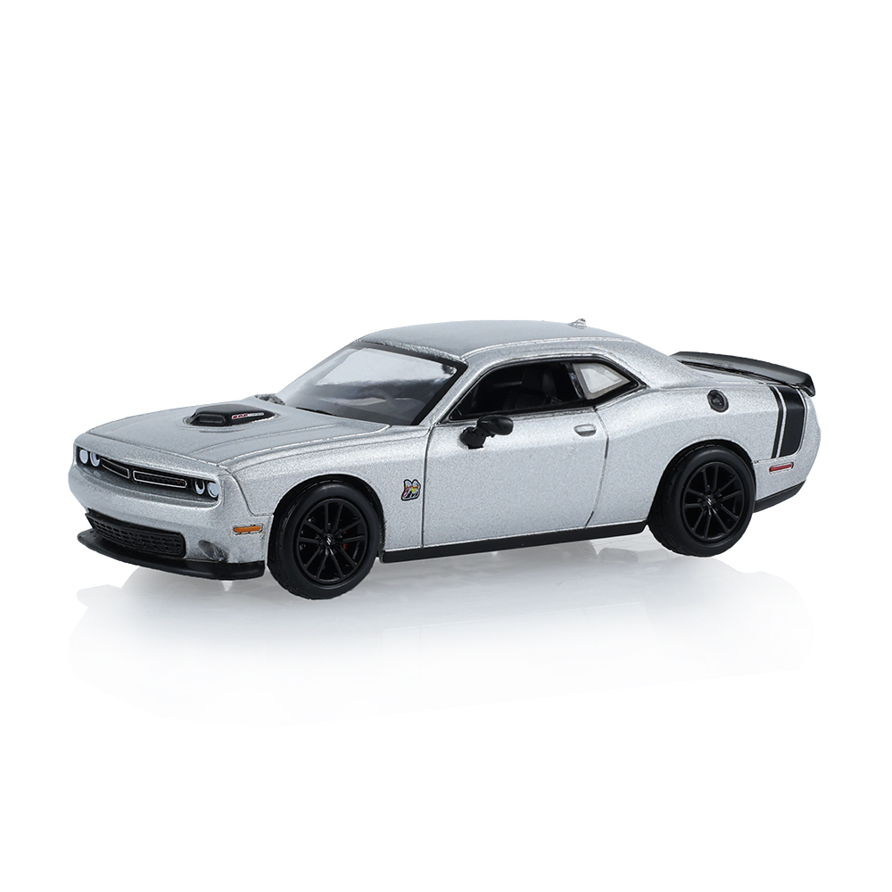 2017款道奇挑战者R/T Scat Pack - 银灰色金属漆，配定制轮毂