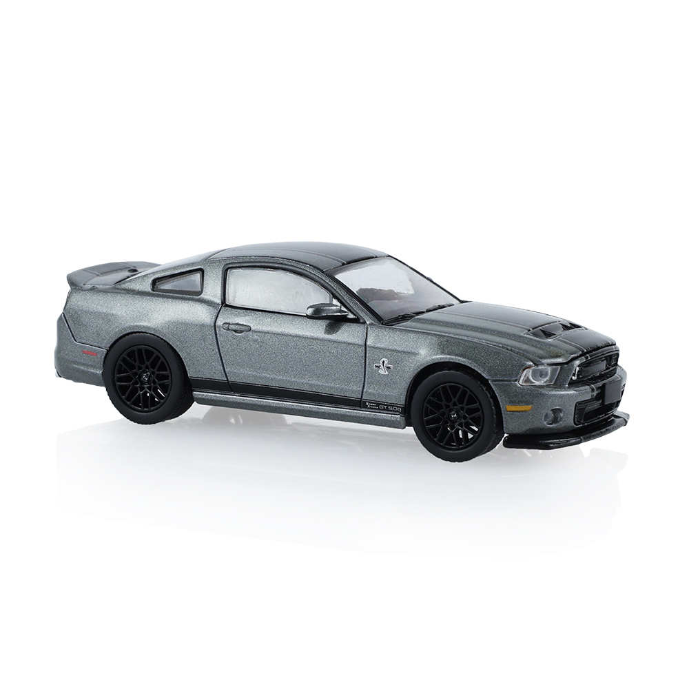 2013年福特野马GT-500，配备540R轮圈 - 斯特林灰色金屬漆