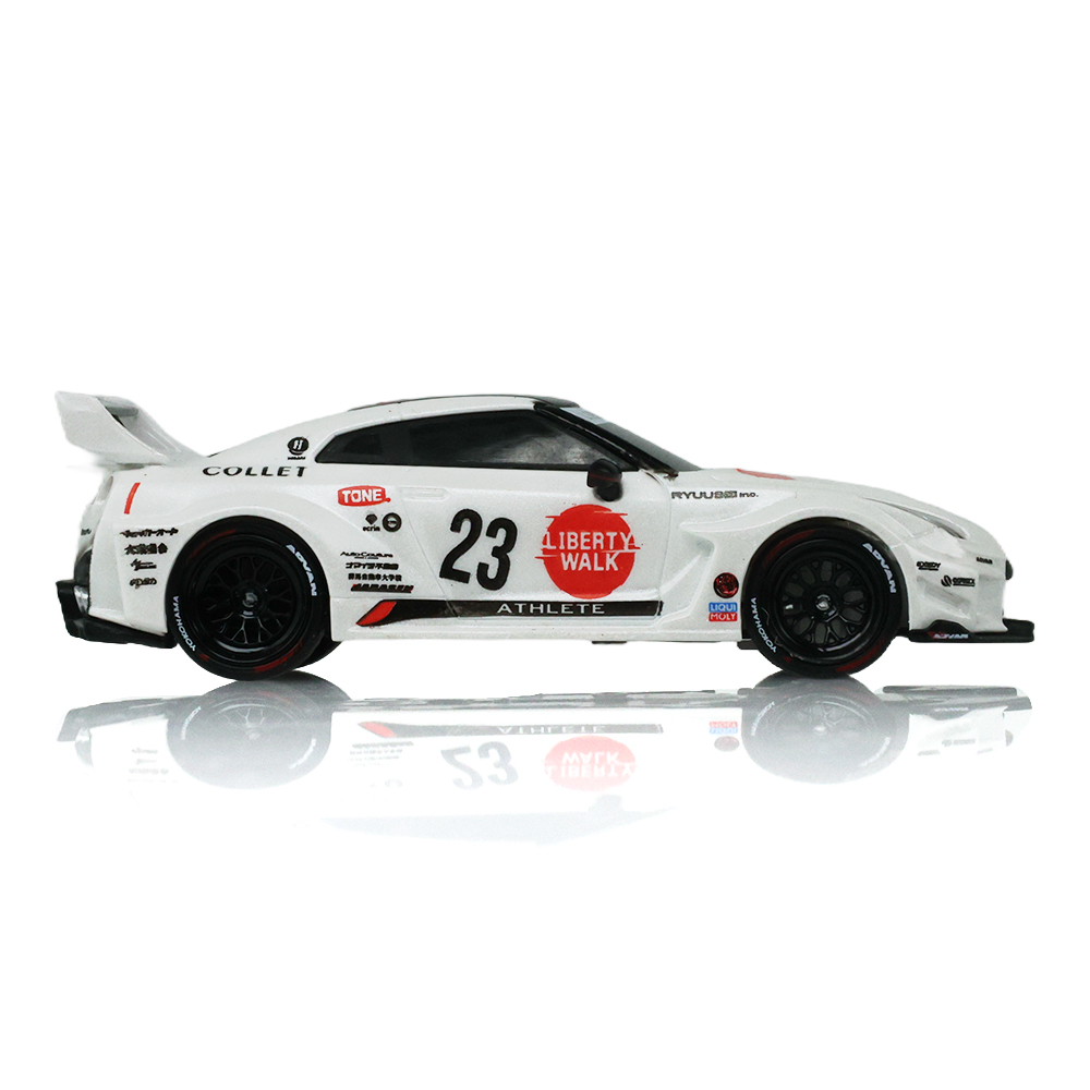 Liberty Walk超级剪影35GT-RR-白色
